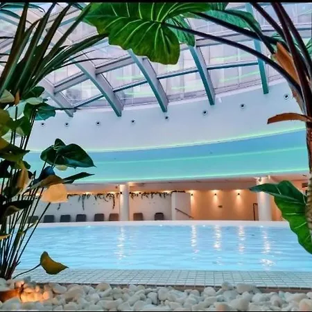 شقة Hanza Tower In Downtown Spa & Jacuzi & Sauna & Pool