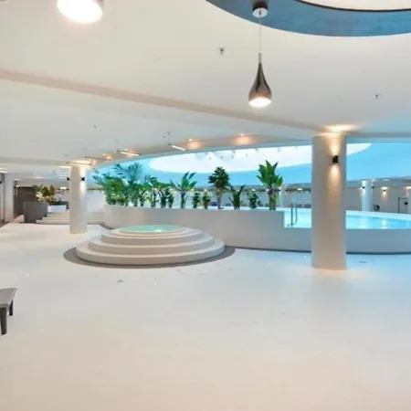 Διαμέρισμα Hanza Tower In Downtown Spa & Jacuzi & Sauna & Pool